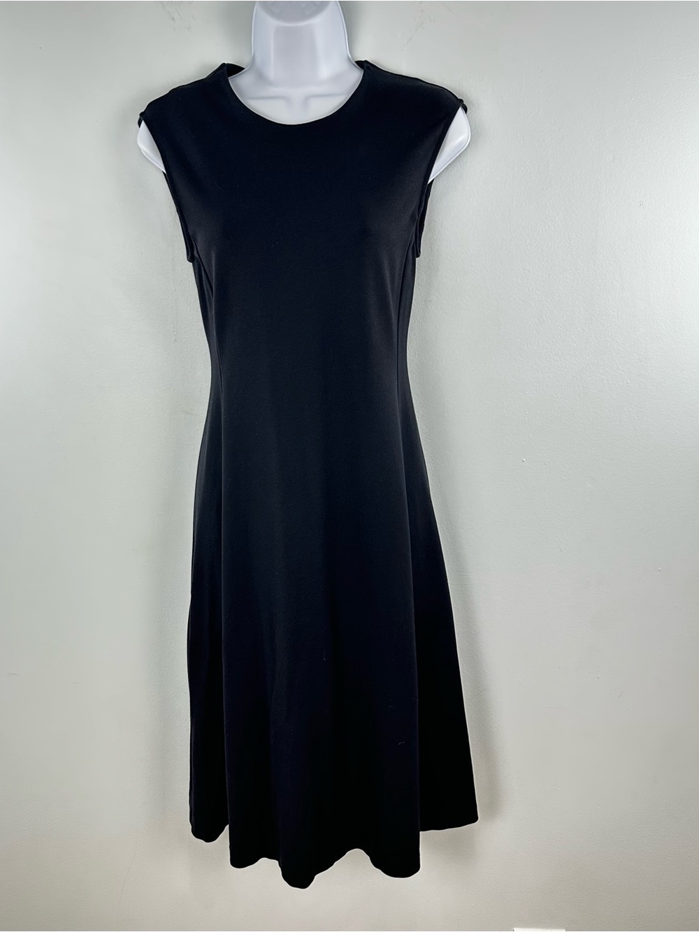 Uniqlo Sleeveless Black A-Line Skater Dress Size XS Classic Neutral Party